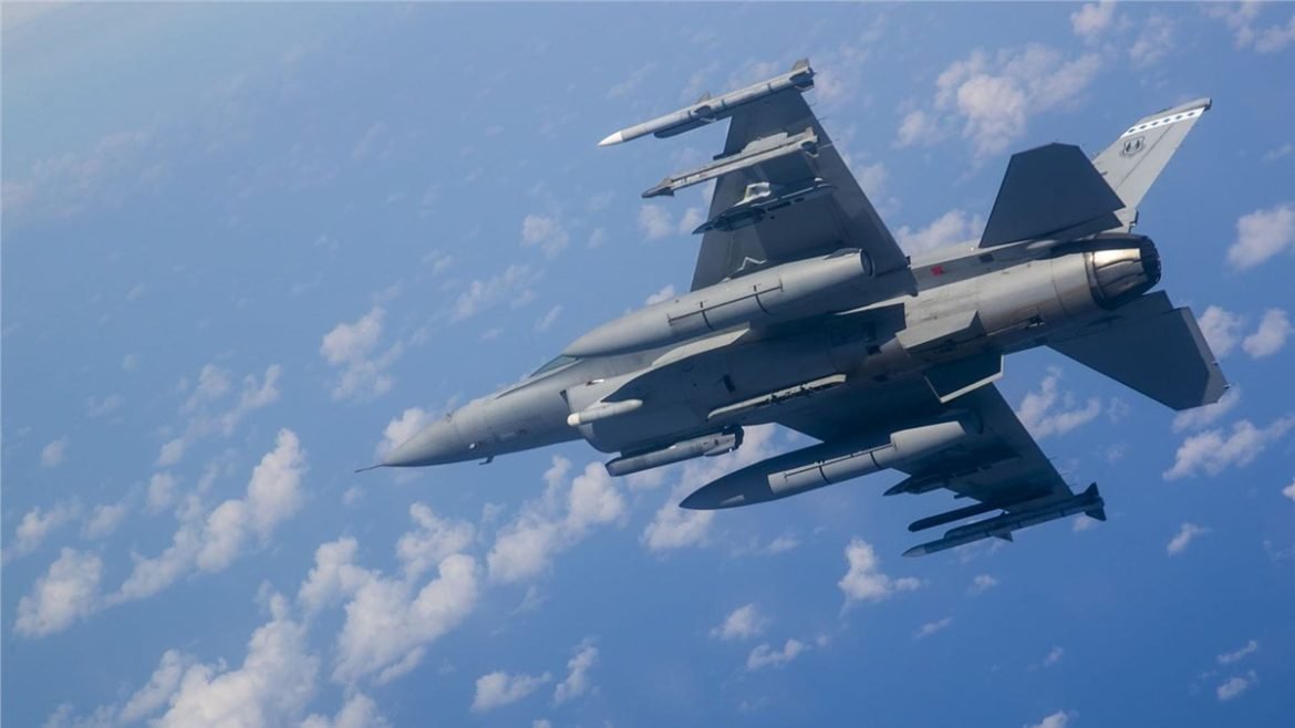 Raytheon Demo 1st-Ever AI/ML-Powered Radar Warning Receiver for 4th Generation Aircraft